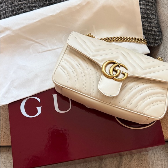 Gucci Ivory Leather Shoulder GG Marmont medium - Picture 1 of 10